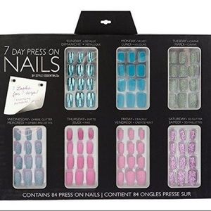 Style Essentials 7-Day Press On Nails Set, 7 Sets